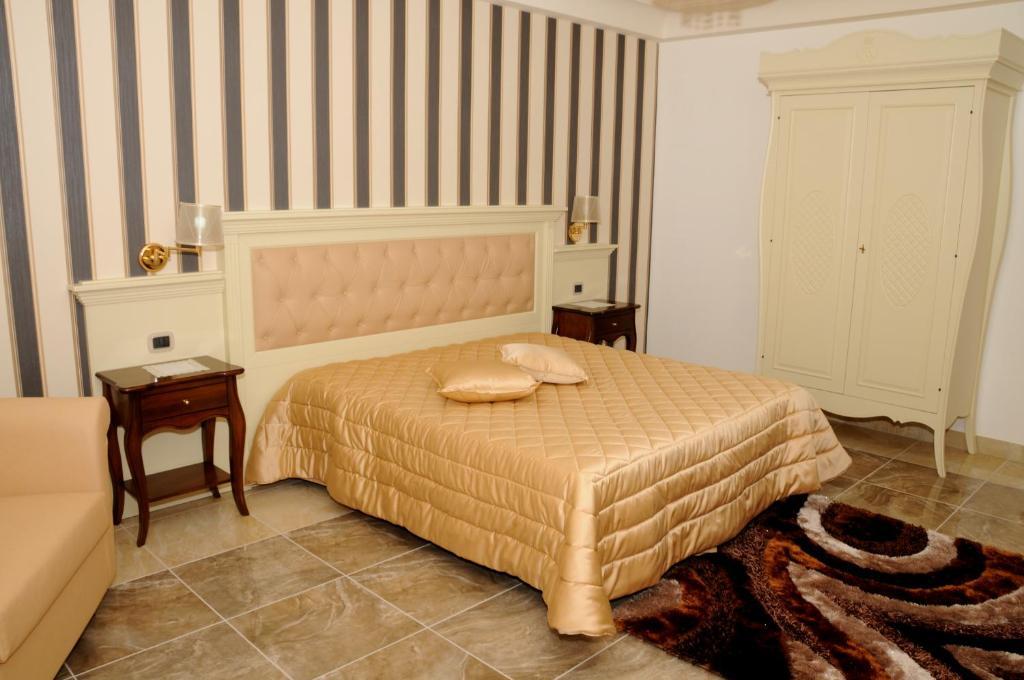 Regina Di Saba - Hotel Villa Per Ricevimenti Гроттамінарда Номер фото