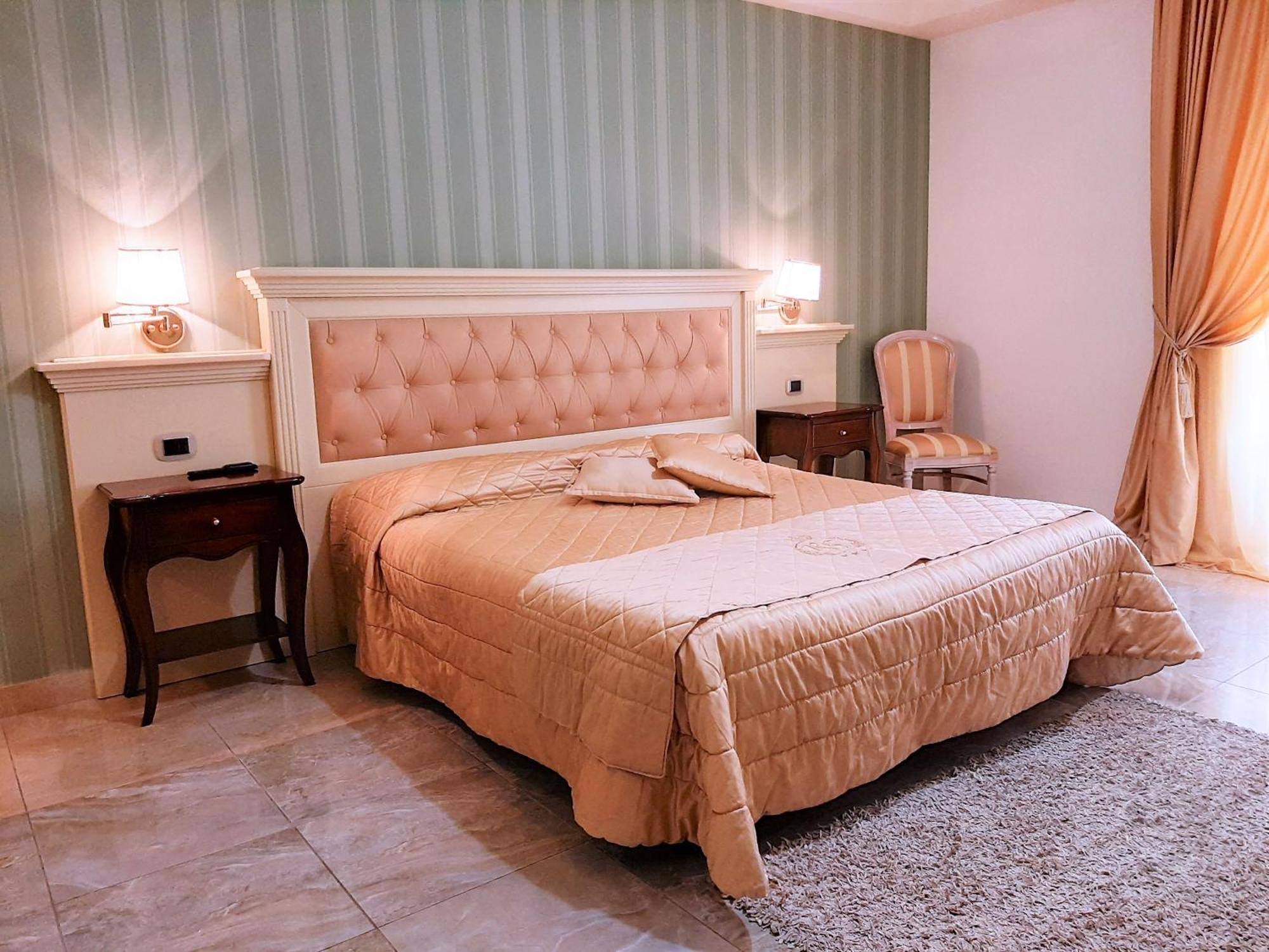 Regina Di Saba - Hotel Villa Per Ricevimenti Гроттамінарда Екстер'єр фото